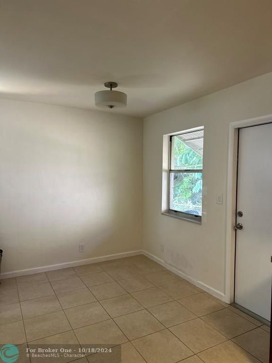 For Rent: $1,650 (1 beds, 1 baths, 575 Square Feet)