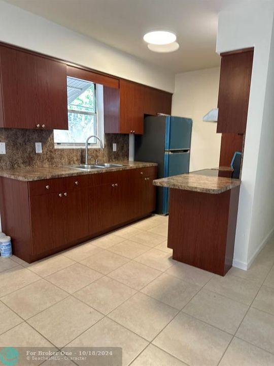 For Rent: $1,650 (1 beds, 1 baths, 575 Square Feet)