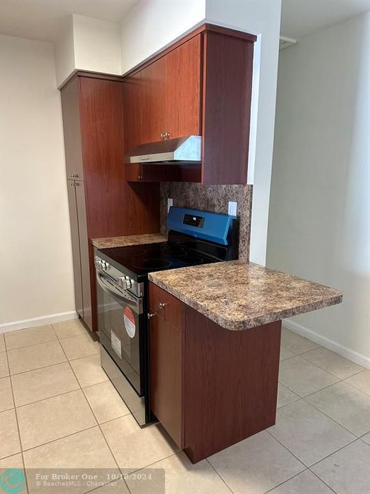 For Rent: $1,650 (1 beds, 1 baths, 575 Square Feet)