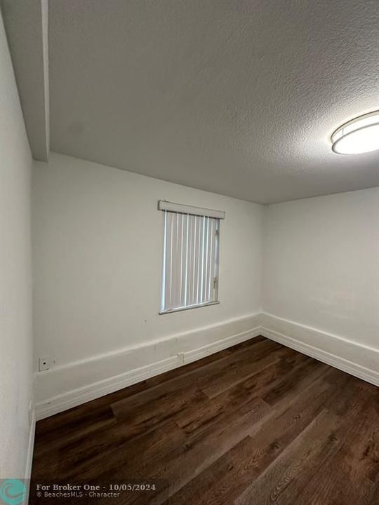 For Rent: $3,000 (4 beds, 1 baths, 1077 Square Feet)