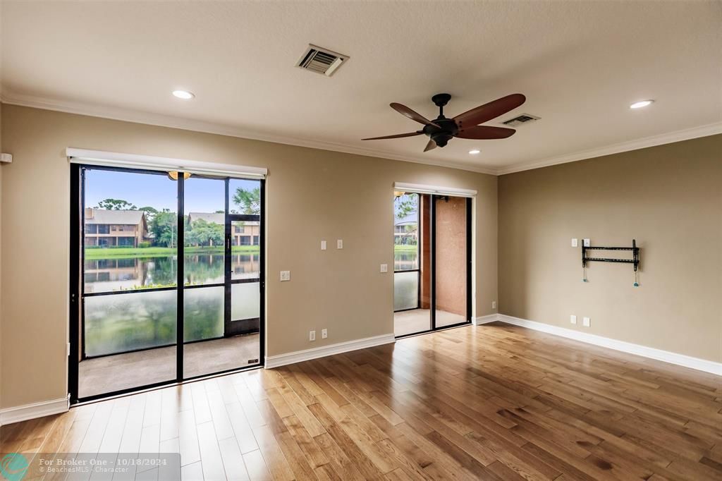 For Sale: $449,900 (3 beds, 2 baths, 2279 Square Feet)