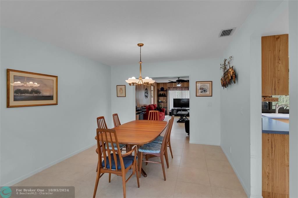 For Sale: $449,000 (3 beds, 2 baths, 1899 Square Feet)