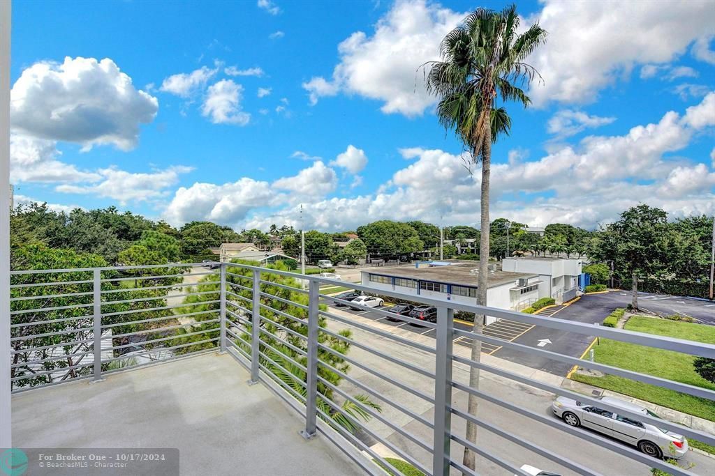 For Sale: $2,195,000 (3 beds, 3 baths, 3246 Square Feet)