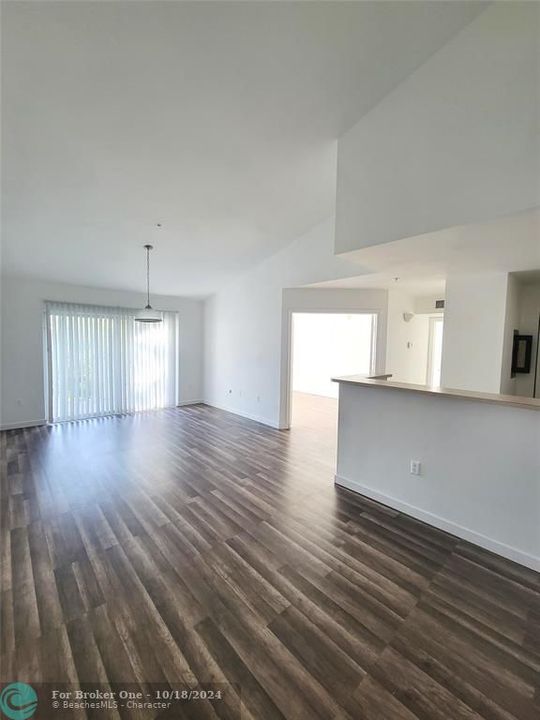 For Rent: $2,600 (3 beds, 2 baths, 1282 Square Feet)