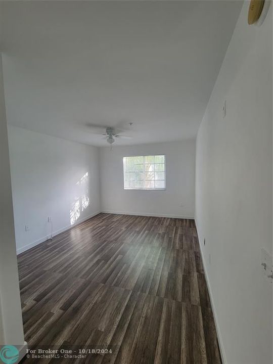 For Rent: $2,600 (3 beds, 2 baths, 1282 Square Feet)