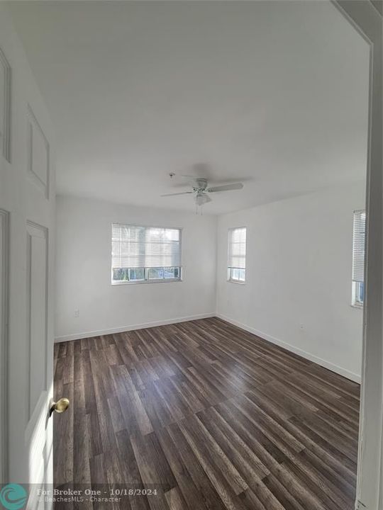 For Rent: $2,600 (3 beds, 2 baths, 1282 Square Feet)