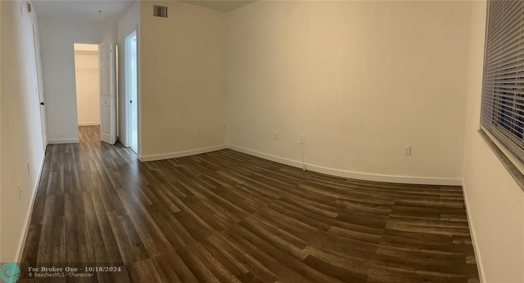 For Rent: $2,600 (3 beds, 2 baths, 1282 Square Feet)