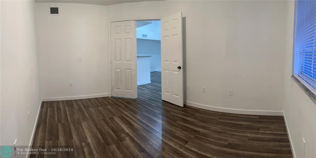 For Rent: $2,600 (3 beds, 2 baths, 1282 Square Feet)