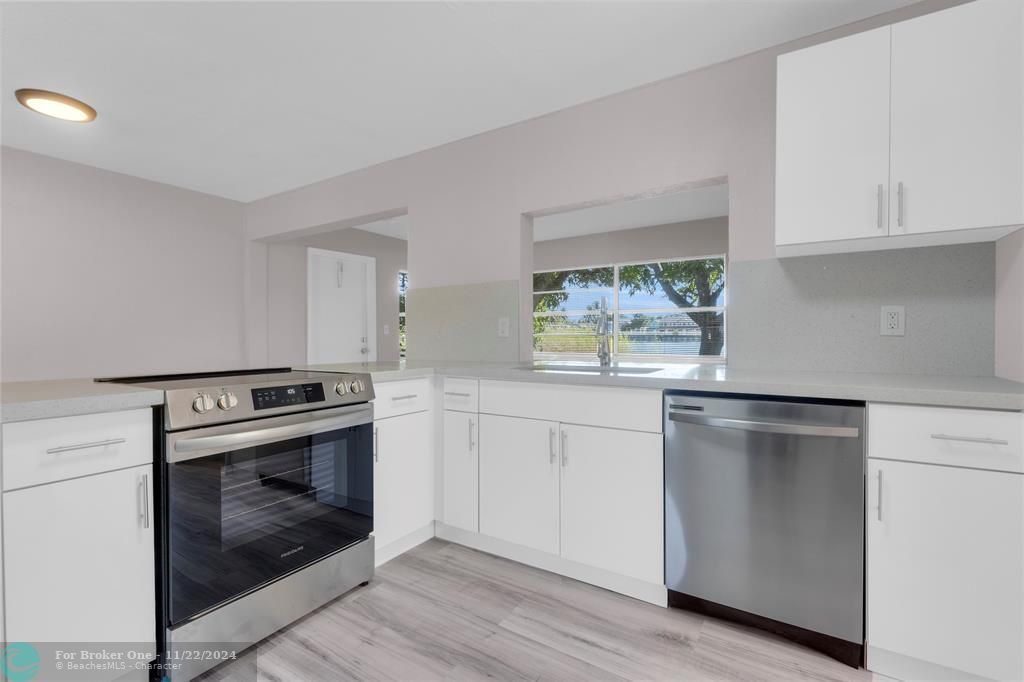 Active With Contract: $425,000 (3 beds, 2 baths, 1404 Square Feet)