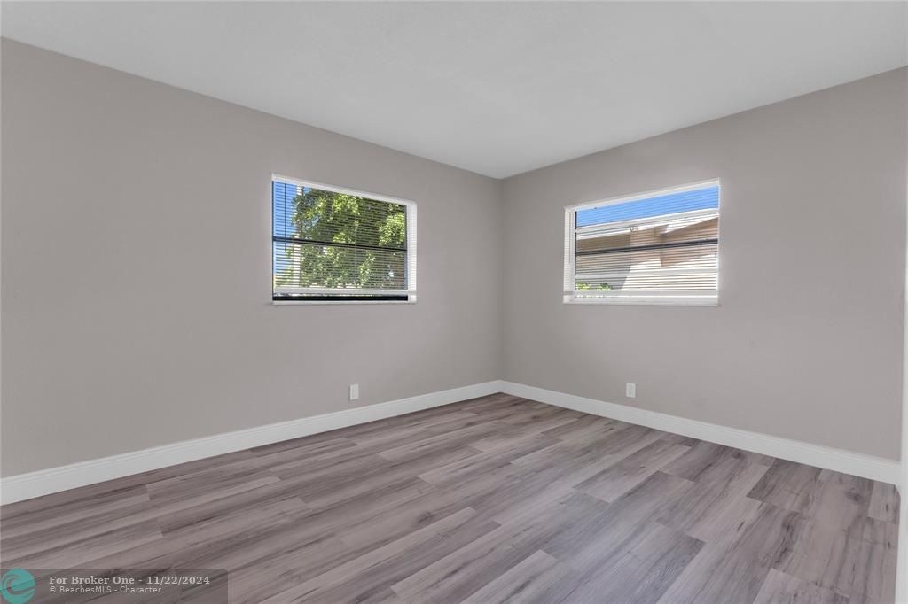 Active With Contract: $425,000 (3 beds, 2 baths, 1404 Square Feet)