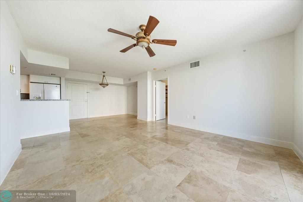 For Sale: $439,900 (2 beds, 2 baths, 1069 Square Feet)