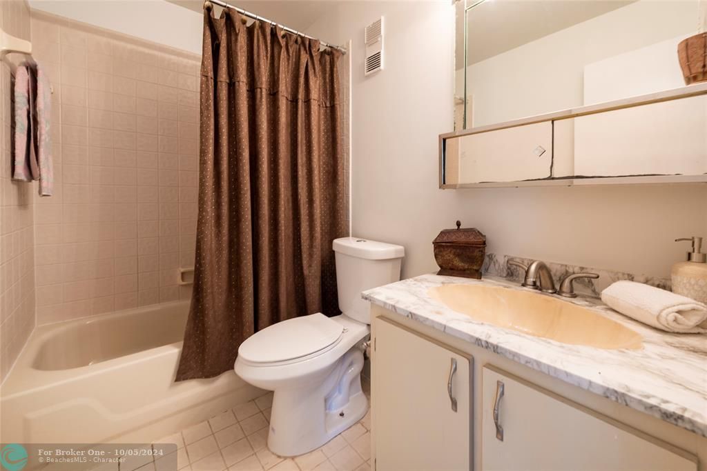 For Sale: $379,000 (2 beds, 2 baths, 1550 Square Feet)