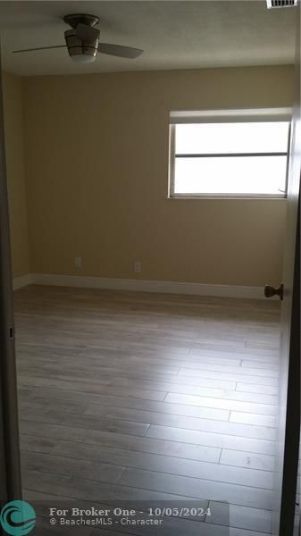 For Rent: $2,100 (2 beds, 1 baths, 800 Square Feet)