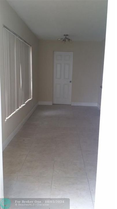 For Rent: $2,100 (2 beds, 1 baths, 800 Square Feet)