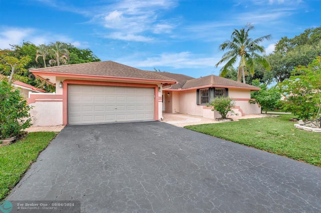 For Sale: $699,900 (3 beds, 2 baths, 1849 Square Feet)