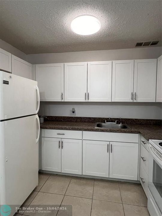 For Rent: $1,750 (2 beds, 1 baths, 753 Square Feet)