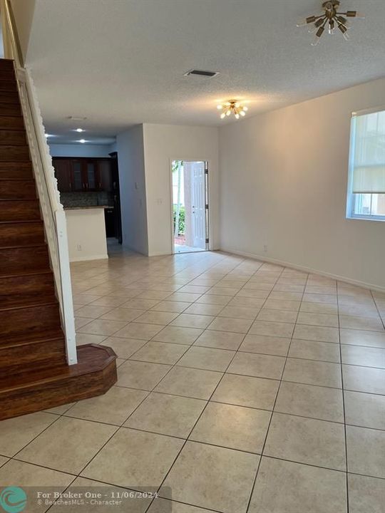 For Rent: $3,250 (3 beds, 2 baths, 1469 Square Feet)