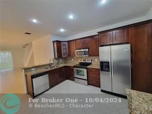 For Rent: $3,250 (3 beds, 2 baths, 1469 Square Feet)