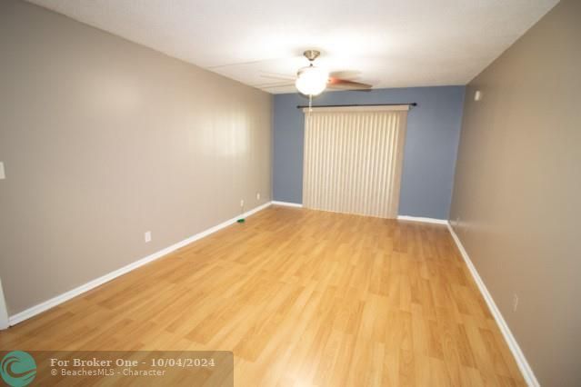 For Rent: $2,100 (2 beds, 2 baths, 1085 Square Feet)