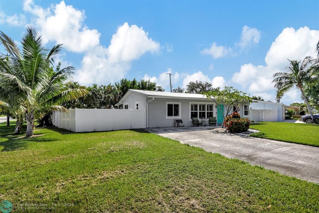 For Sale: $499,000 (3 beds, 2 baths, 1117 Square Feet)