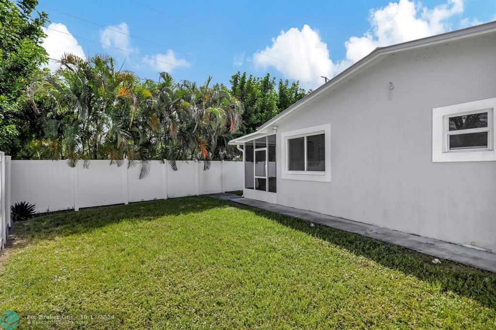 For Sale: $499,000 (3 beds, 2 baths, 1117 Square Feet)