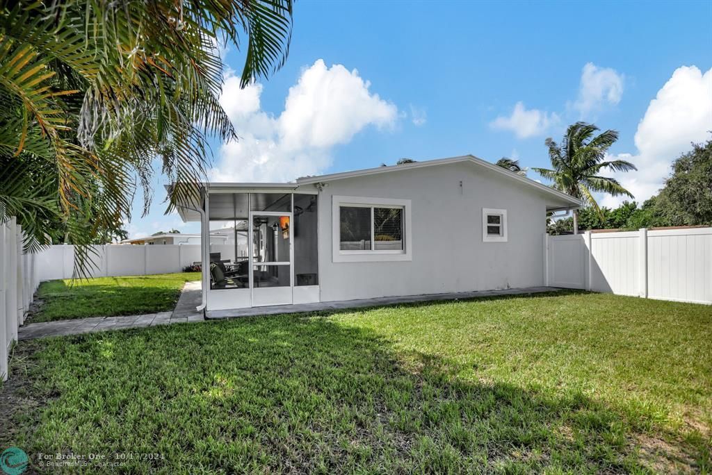 For Sale: $499,000 (3 beds, 2 baths, 1117 Square Feet)