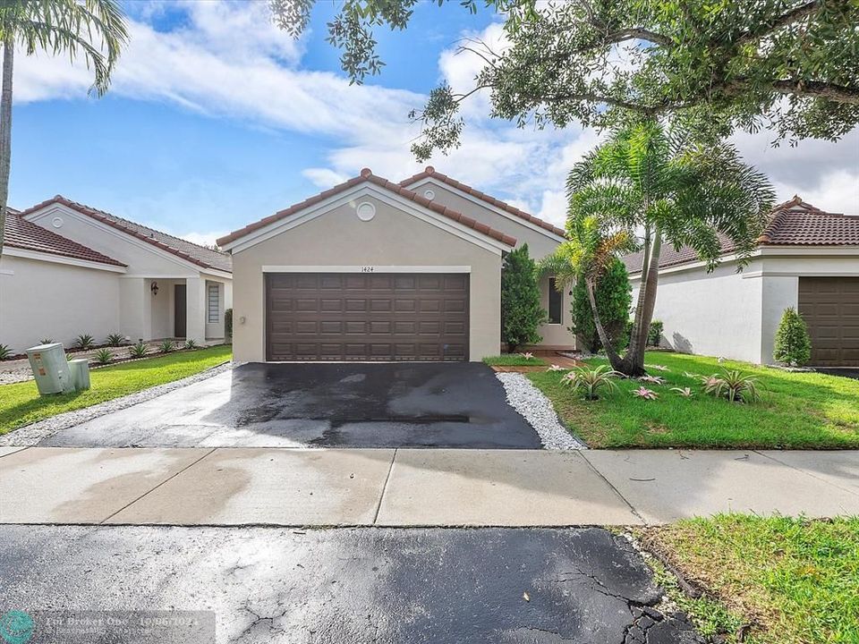 For Sale: $669,000 (3 beds, 2 baths, 1533 Square Feet)