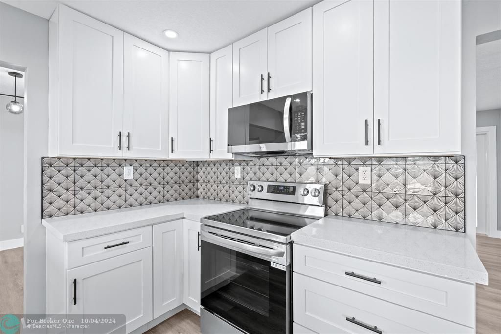 For Sale: $419,900 (2 beds, 2 baths, 1759 Square Feet)