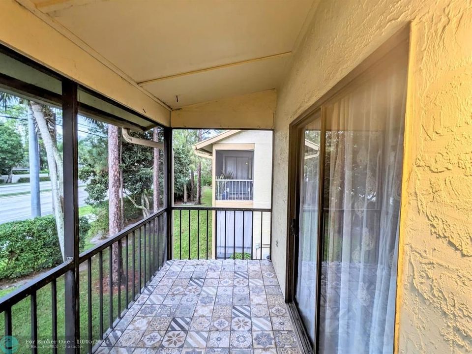 For Rent: $2,550 (3 beds, 2 baths, 1300 Square Feet)