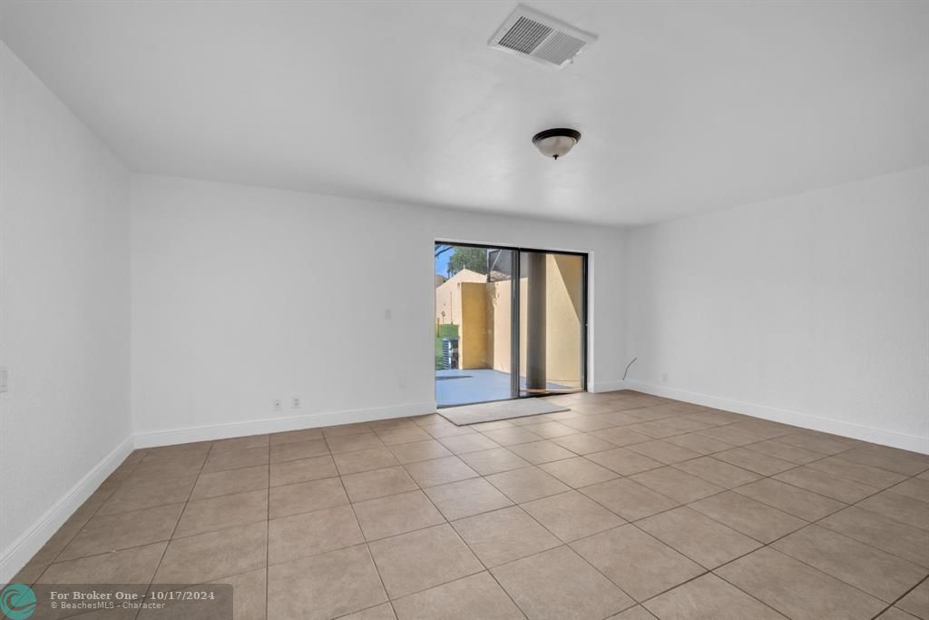 For Sale: $350,000 (3 beds, 2 baths, 1393 Square Feet)