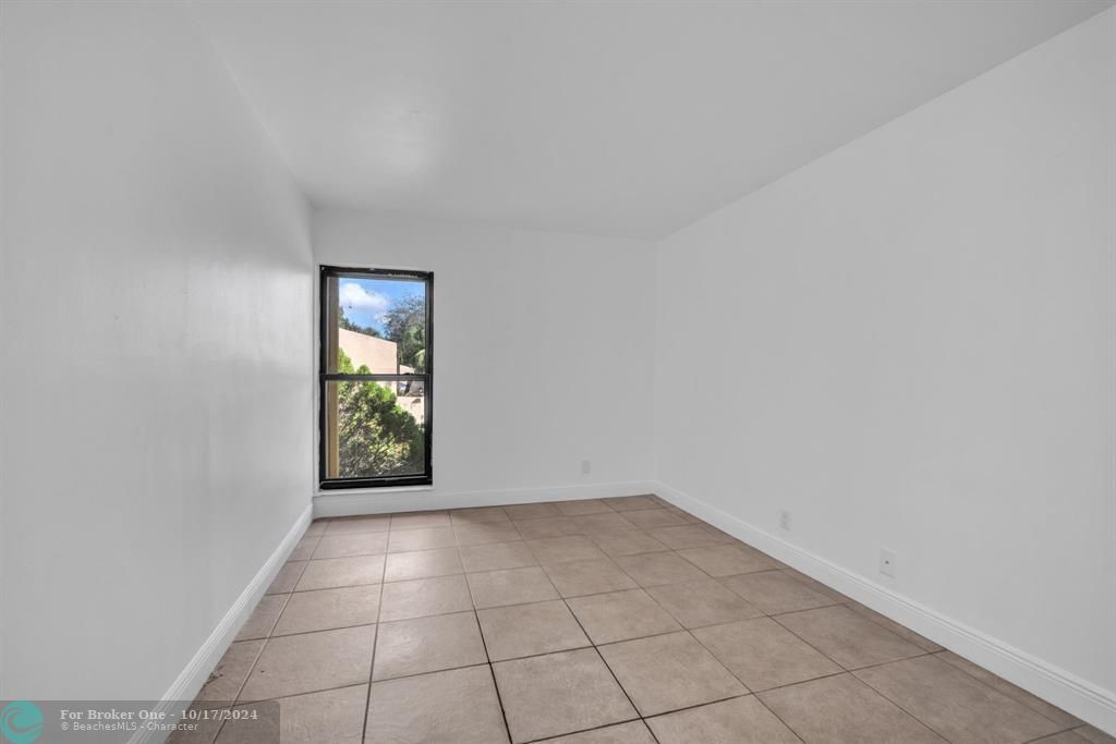 For Sale: $350,000 (3 beds, 2 baths, 1393 Square Feet)