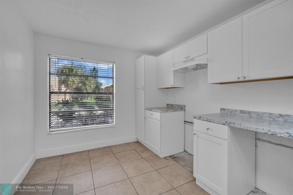 For Sale: $350,000 (3 beds, 2 baths, 1393 Square Feet)