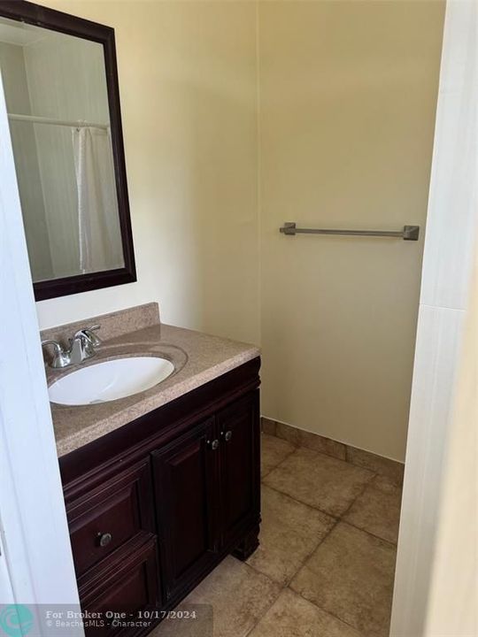 For Sale: $3,000 (3 beds, 2 baths, 1600 Square Feet)