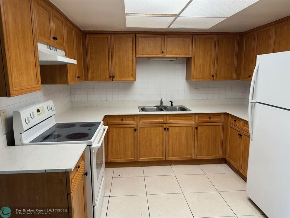 For Sale: $3,000 (3 beds, 2 baths, 1600 Square Feet)