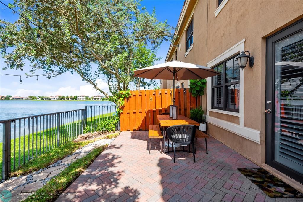 For Sale: $670,000 (4 beds, 3 baths, 1714 Square Feet)