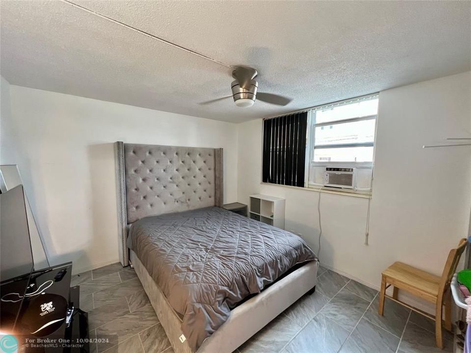 For Rent: $3,200 (2 beds, 1 baths, 750 Square Feet)