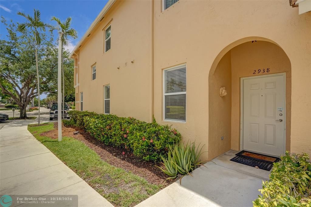 For Rent: $2,925 (3 beds, 2 baths, 1210 Square Feet)