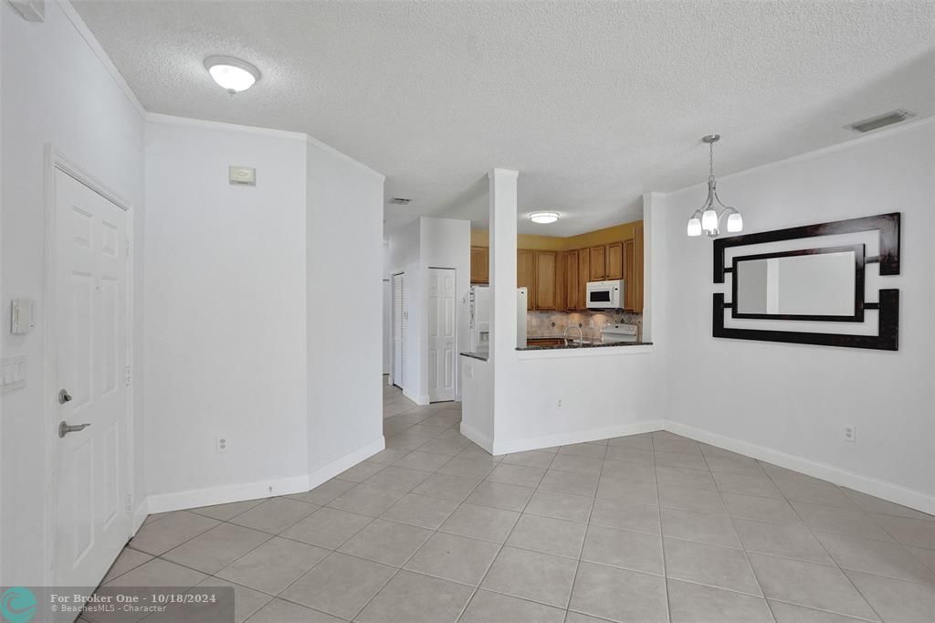 For Rent: $2,925 (3 beds, 2 baths, 1210 Square Feet)