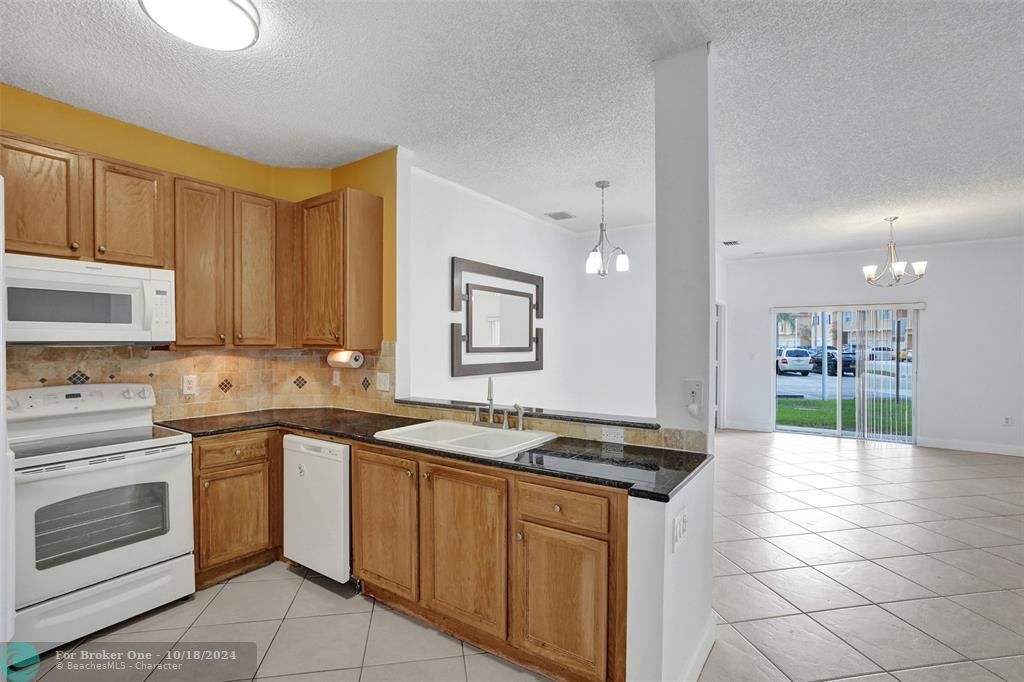 For Rent: $2,925 (3 beds, 2 baths, 1210 Square Feet)