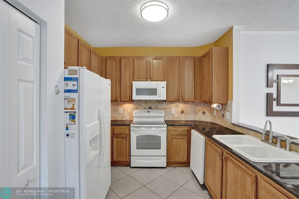 For Rent: $2,925 (3 beds, 2 baths, 1210 Square Feet)