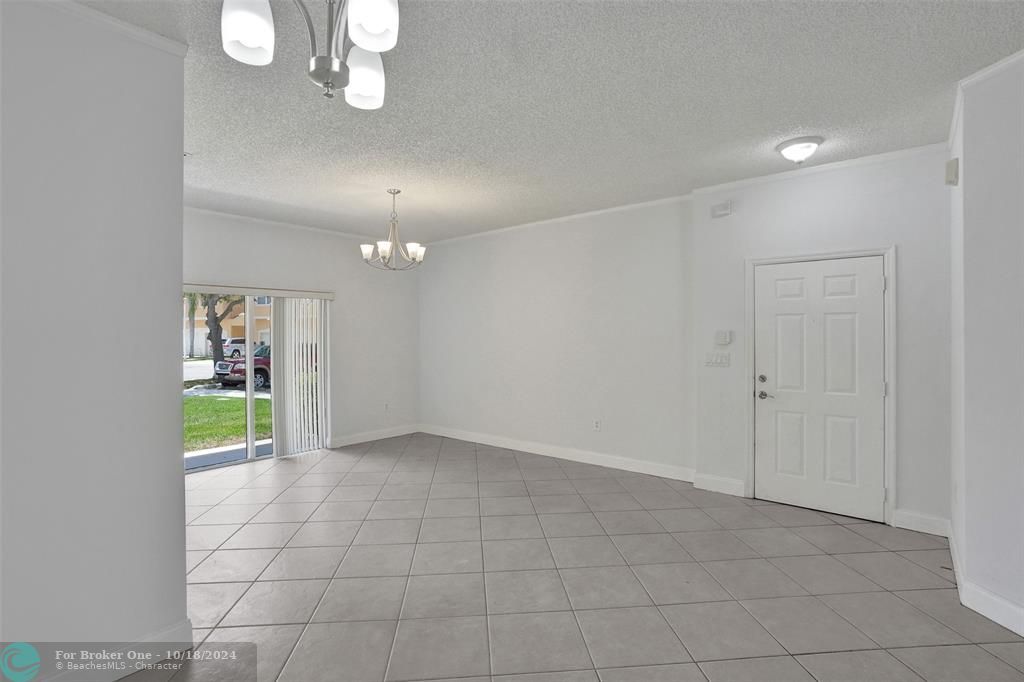 For Rent: $2,925 (3 beds, 2 baths, 1210 Square Feet)