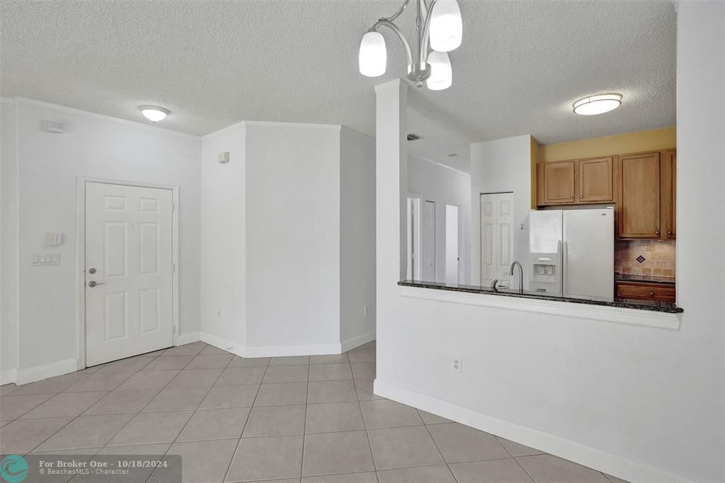 For Rent: $2,925 (3 beds, 2 baths, 1210 Square Feet)