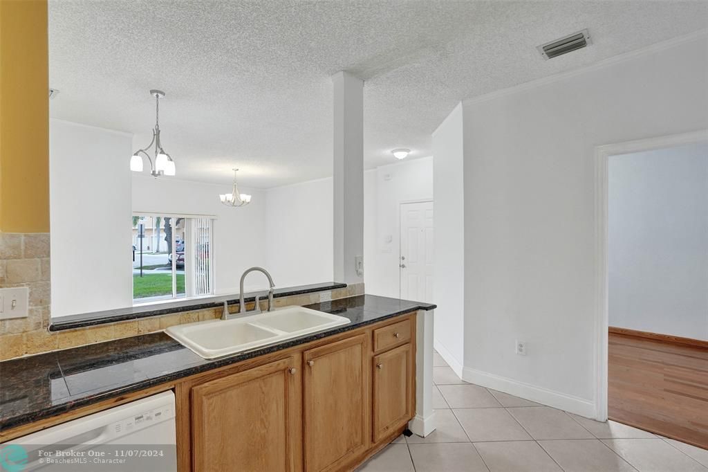 For Rent: $2,925 (3 beds, 2 baths, 1210 Square Feet)