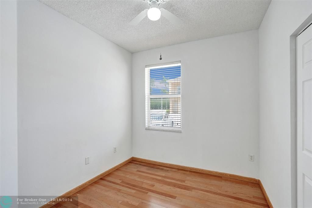 For Rent: $2,925 (3 beds, 2 baths, 1210 Square Feet)