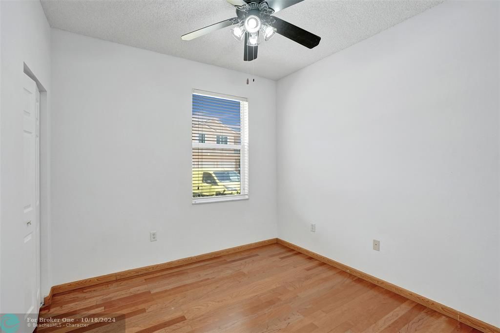 For Rent: $2,925 (3 beds, 2 baths, 1210 Square Feet)