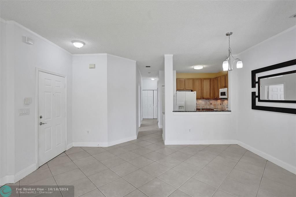 For Rent: $2,925 (3 beds, 2 baths, 1210 Square Feet)