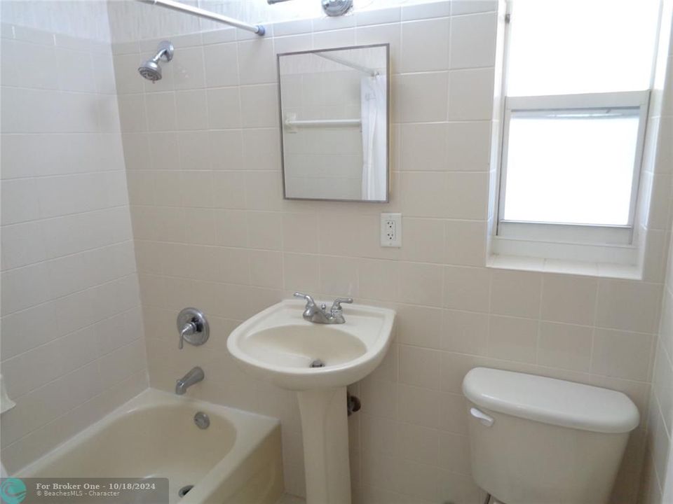 For Sale: $2,750 (2 beds, 2 baths, 2360 Square Feet)