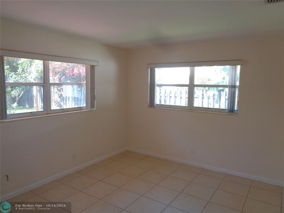 For Sale: $2,750 (2 beds, 2 baths, 2360 Square Feet)