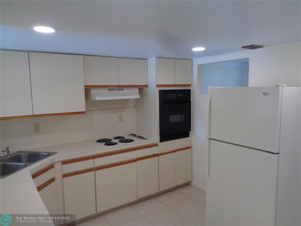 En Venta: $2,750 (2 camas, 2 baños, 2360 Pies cuadrados)