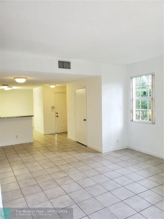 For Rent: $2,850 (2 beds, 2 baths, 1261 Square Feet)